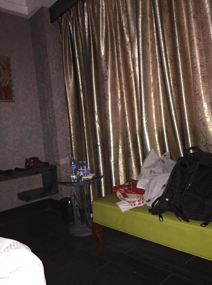 Jun Hao Hotel Dongguan  Exterior photo