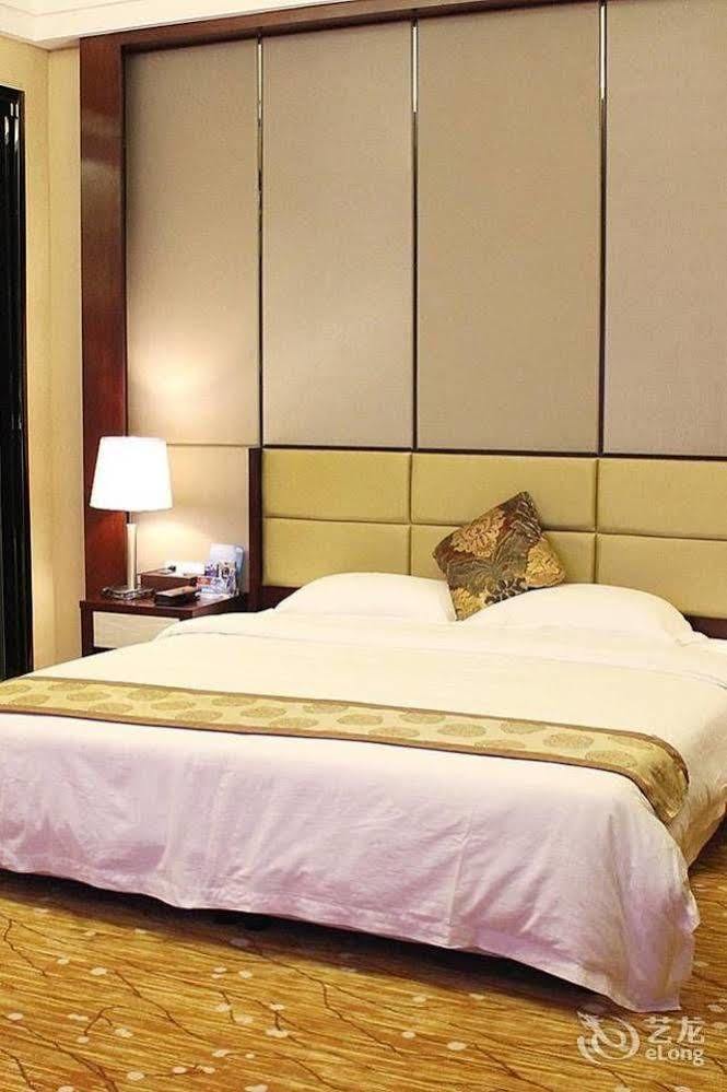 Jun Hao Hotel Dongguan  Exterior photo
